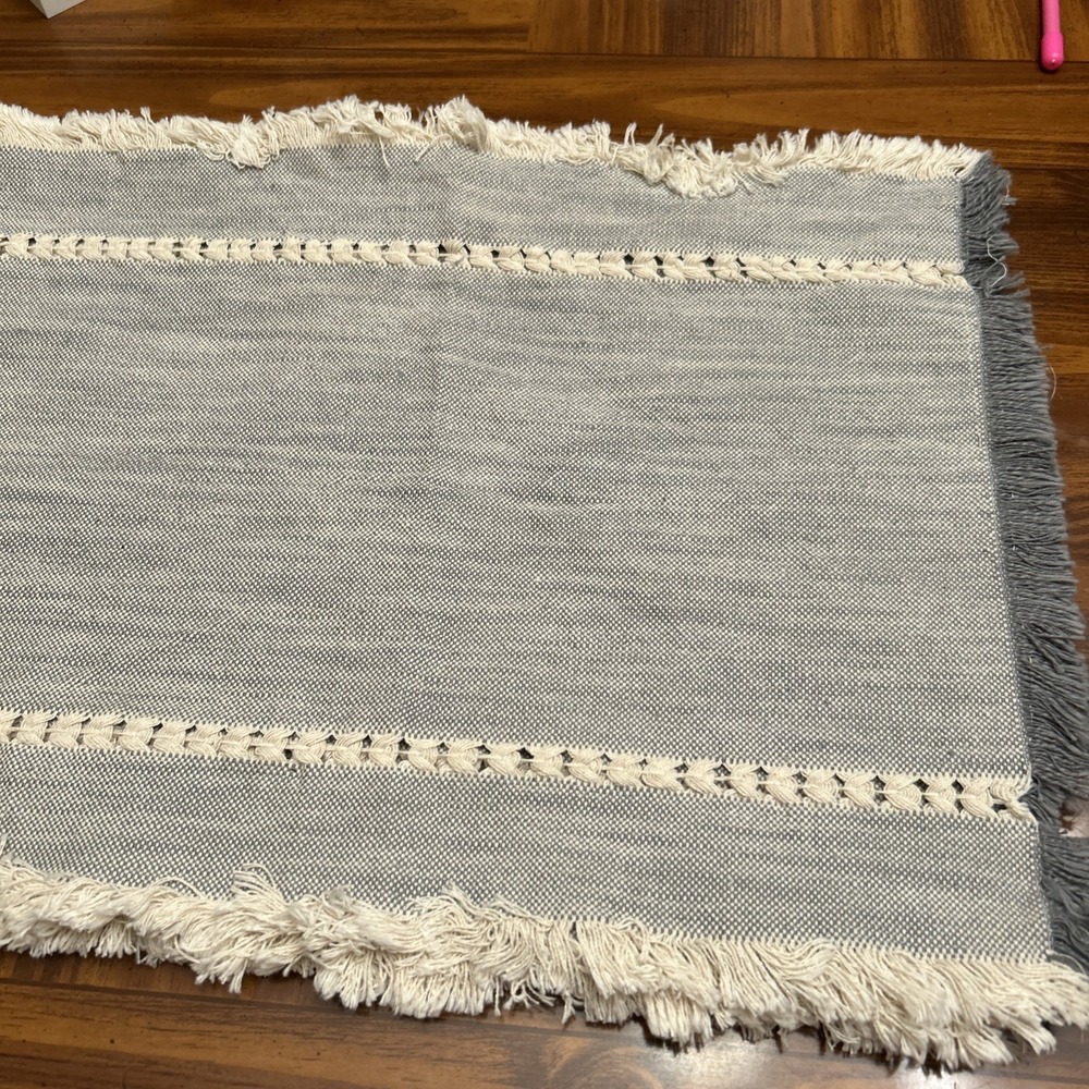 Lot 4 Table Placemats Gray & Ivory - Picture 2 of 4